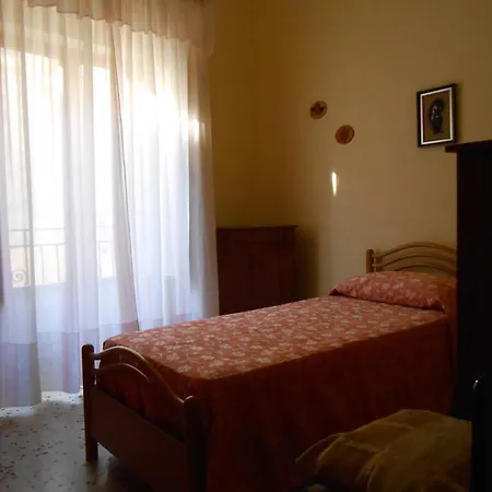 Eleodoro Apartment *