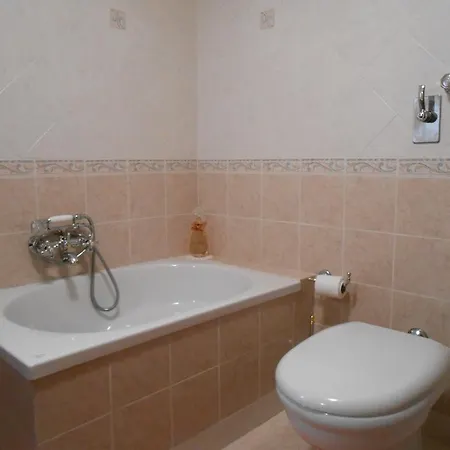 Eleodoro Apartment *