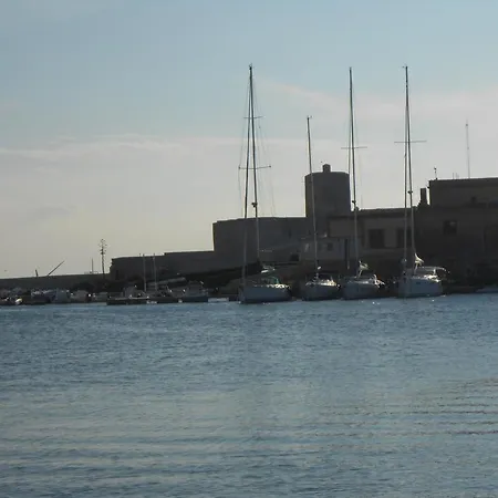 Eleodoro Apartment